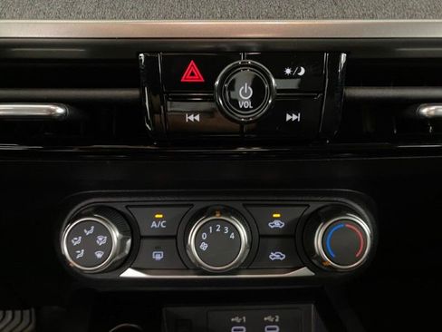 Used 2025 Nissan Kicks SV image 30