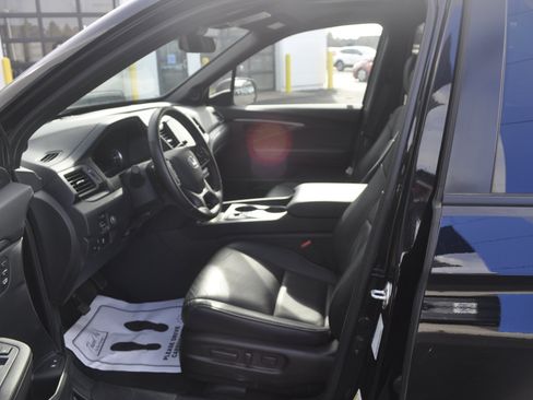 Certified 2024 Honda Passport EX-L image 16