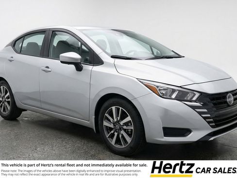Used 2025 Nissan Versa SV image 1