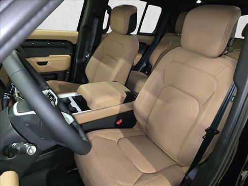 New 2026 Land Rover Defender 130 X-Dynamic SE image 15