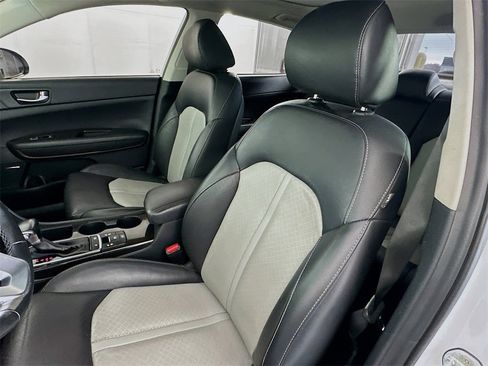 Used 2020 Kia Optima Premium image 11