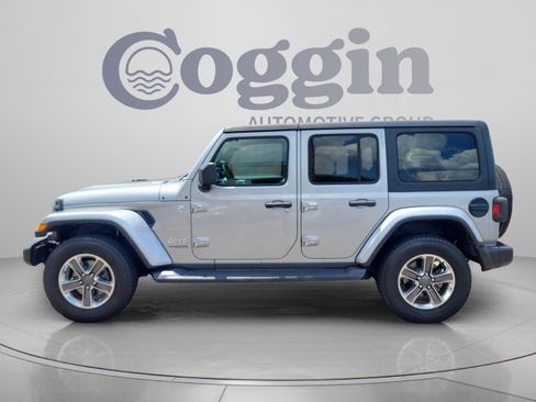 Used 2020 Jeep Wrangler Unlimited Sahara AWD/4WD image 2