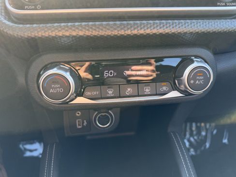 Used 2020 Nissan Kicks SV FWD image 24