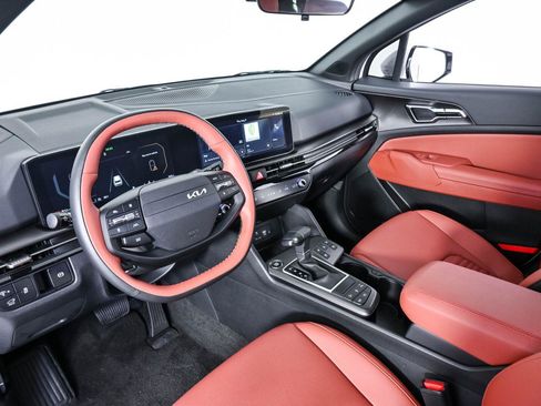 Used 2026 Kia Sportage SX FWD image 5