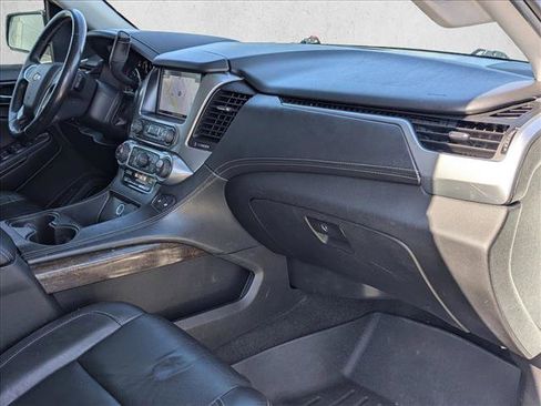Used 2017 Chevrolet Suburban LT image 25