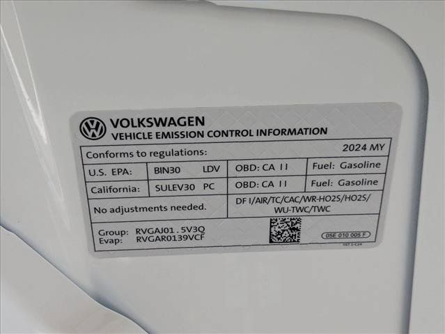Used 2024 Volkswagen Taos SE w/ Panoramic Sunroof Package FWD image 23