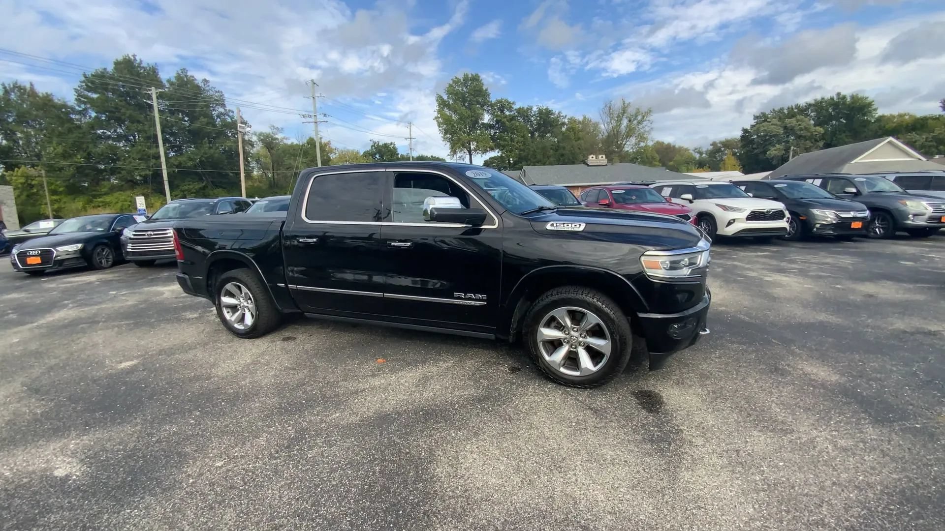 Used 2019 RAM 1500 Limited AWD/4WD image 2