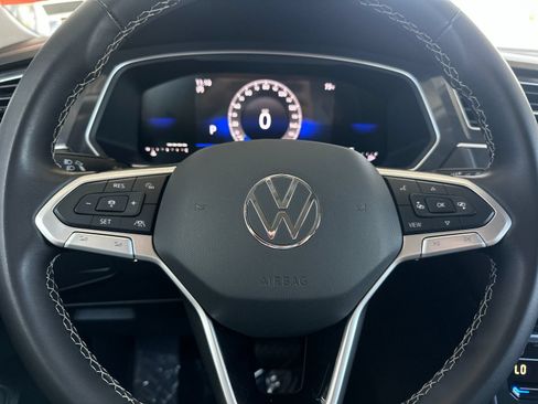 Used 2024 Volkswagen Tiguan SE FWD image 22