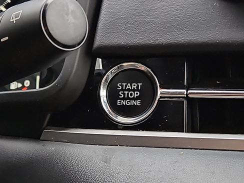 Used 2023 Mitsubishi Outlander SE image 22