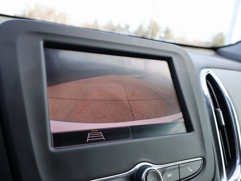 Used 2022 Chevrolet Equinox LS w/ LS Convenience Package image 34