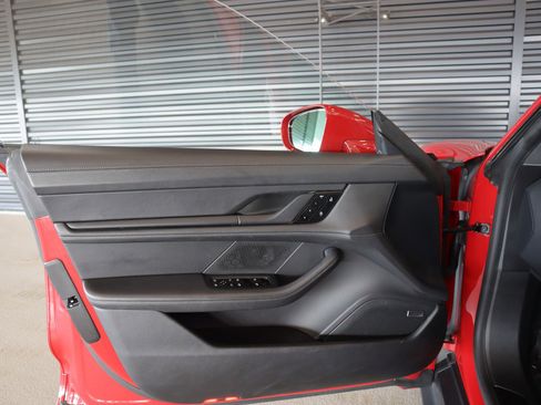 Used 2024 Porsche Taycan GTS image 27