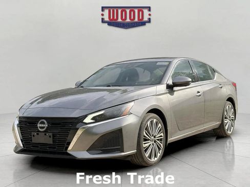 Used 2025 Nissan Altima 2.5 SL AWD/4WD image 3