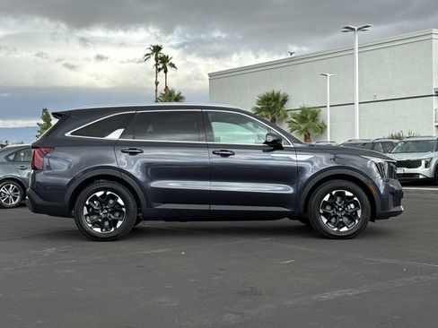 New 2026 Kia Sorento S image 2