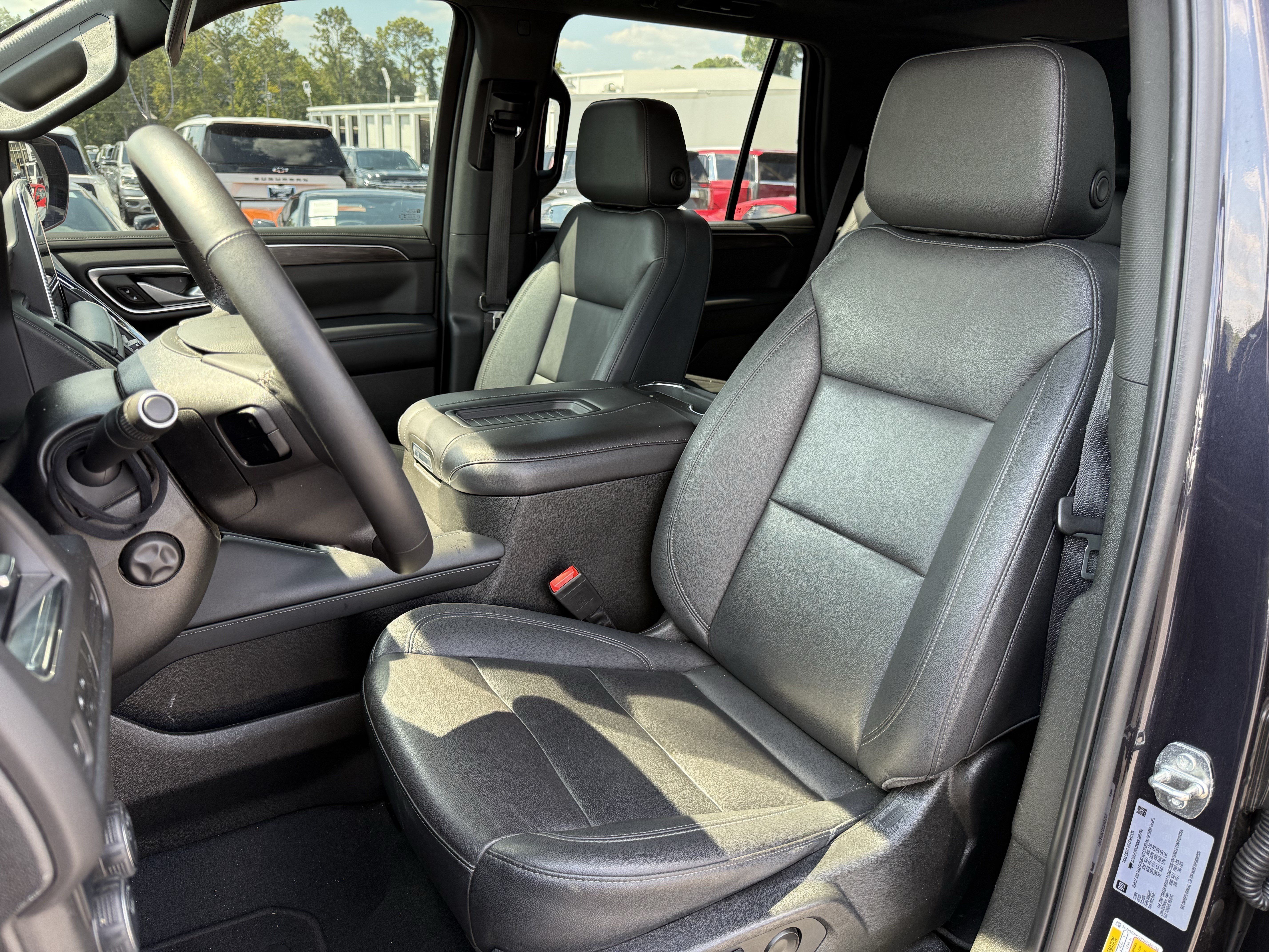 Used 2022 Chevrolet Tahoe LT w/ Luxury Package RWD image 7