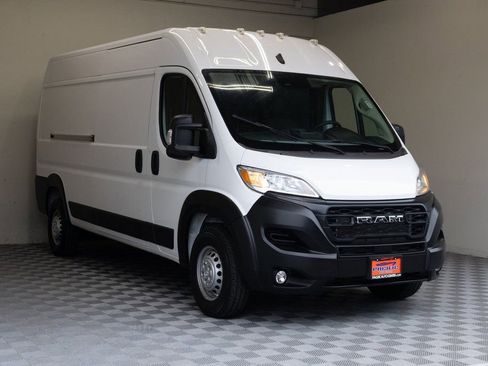 Used 2025 RAM ProMaster 2500 w/ Convenience Group FWD image 6