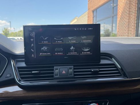 Used 2022 Audi Q5 e Premium Plus AWD/4WD image 4
