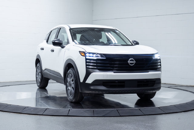 Used 2025 Nissan Kicks S FWD image 4