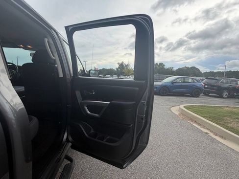 Used 2021 Nissan Titan SV w/ SV Convenience Package RWD image 58