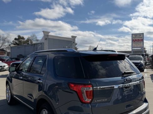 Used 2019 Ford Explorer Limited w/ Ford Safe & Smart Package image 5