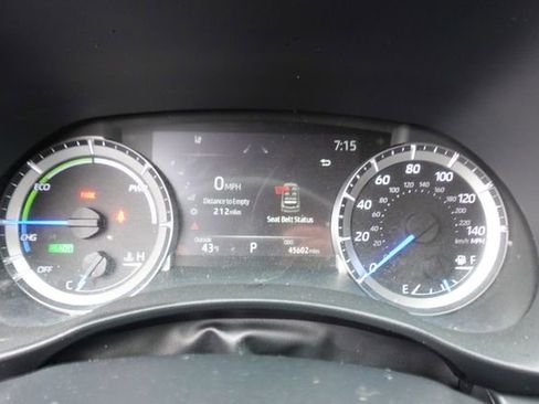 Certified 2023 Toyota Highlander XLE image 16