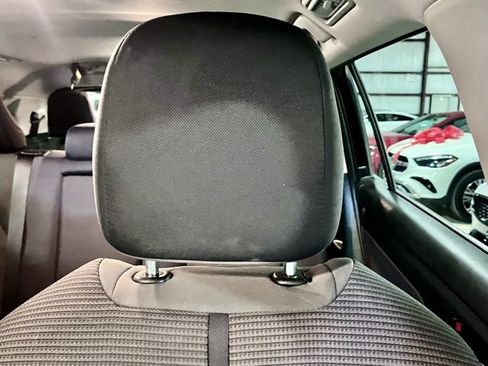 Used 2024 Toyota Highlander LE image 15