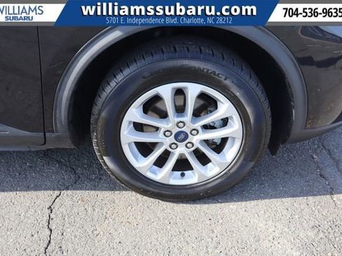 Used 2020 Ford Escape SE image 40