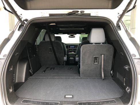 Used 2023 Buick Enclave Essence w/ Experience Buick Package image 18