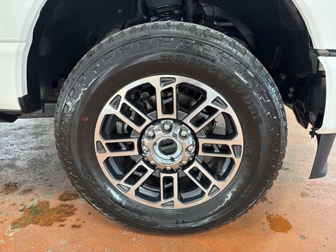 Used 2026 Ford F250 Platinum w/ Platinum Plus Package image 8