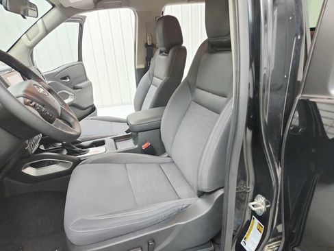 Used 2024 Nissan Frontier SV w/ SV Convenience Package RWD image 19