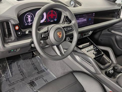 New 2026 Porsche Cayenne image 4