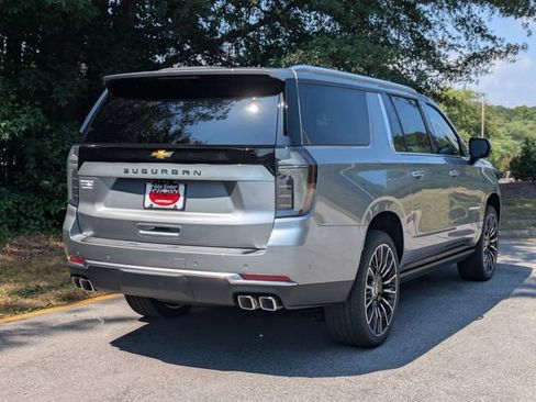New 2026 Chevrolet Suburban High Country AWD/4WD image 2