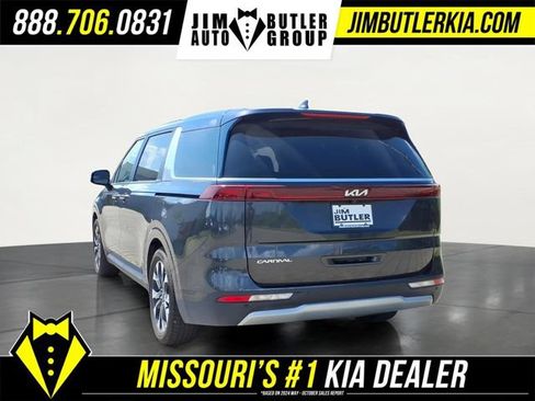 Used 2024 Kia Carnival EX FWD image 5