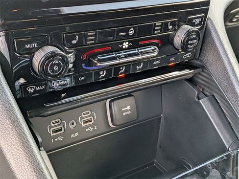 New 2025 Jeep Grand Cherokee Limited w/ Black Appearance Package image 21