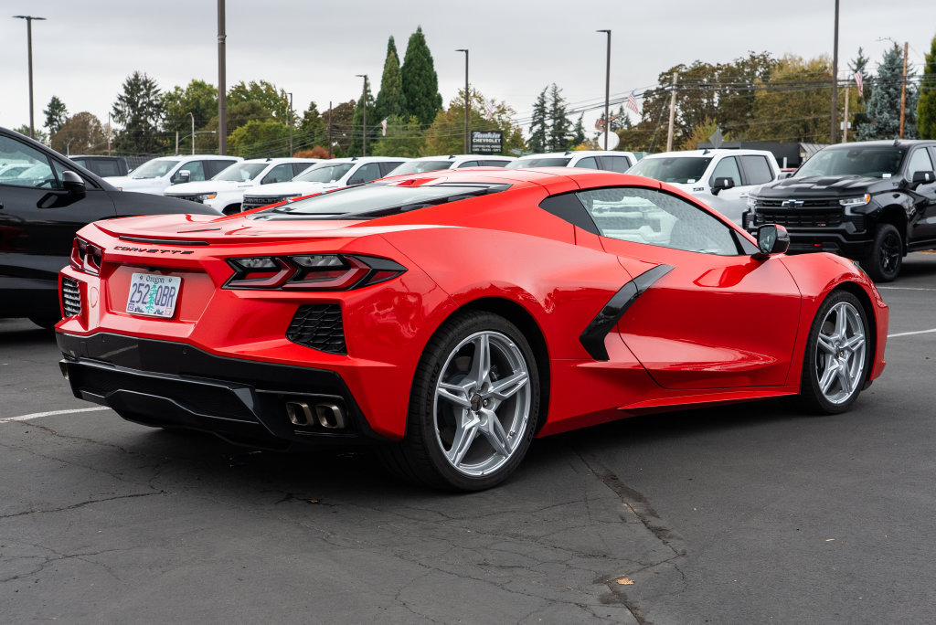 Used 2025 Chevrolet Corvette Stingray Coupe w/ 1LT RWD image 6