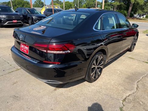 Used 2022 Volkswagen Passat 2.0T SE FWD image 5