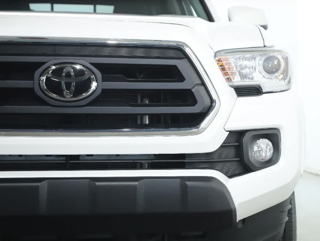 Certified 2023 Toyota Tacoma SR5 AWD/4WD image 7