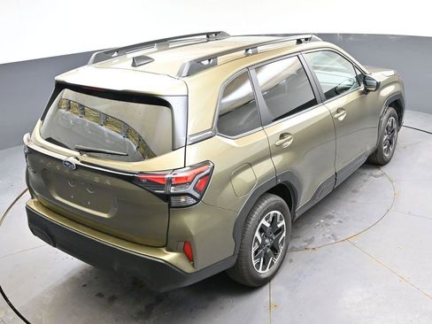 Certified 2025 Subaru Forester Premium AWD/4WD image 41