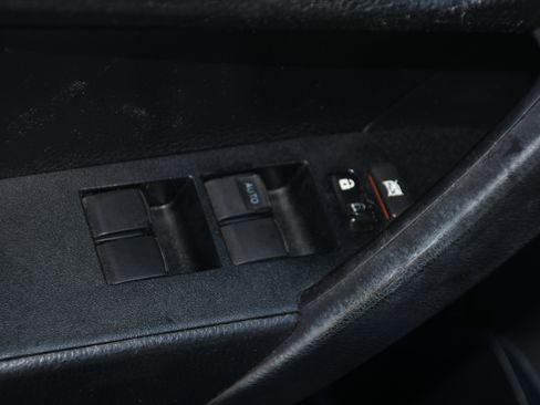 Used 2015 Toyota Corolla L image 10