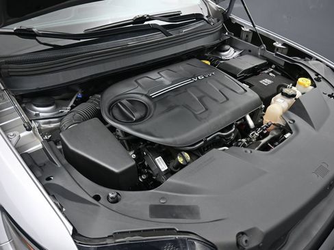 Used 2019 Jeep Cherokee Trailhawk AWD/4WD image 47