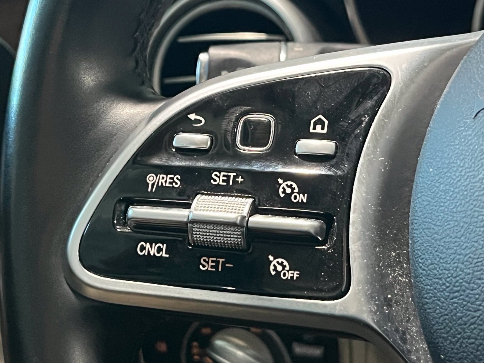 Used 2020 Mercedes-Benz C 300 4MATIC Sedan image 29