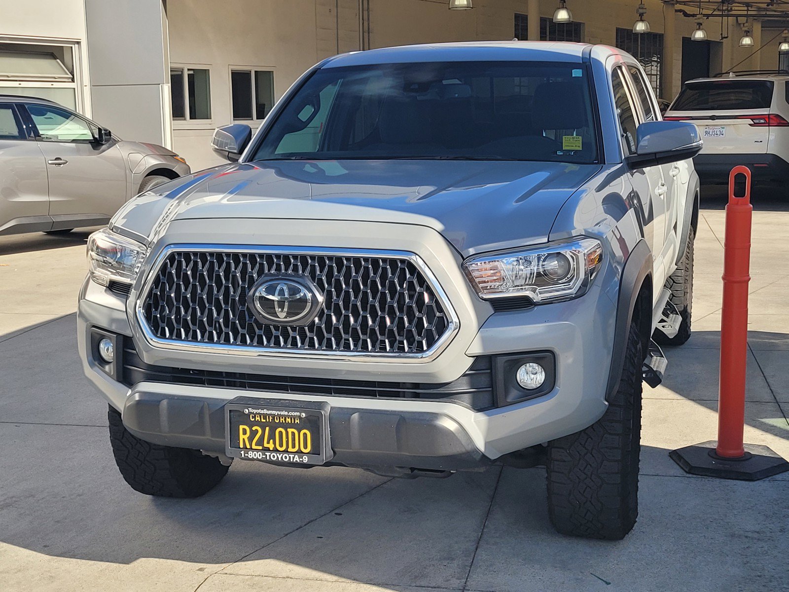Used 2019 Toyota Tacoma TRD Off-Road w/ Technology Package AWD/4WD image 3