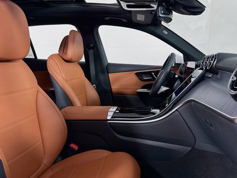 Certified 2026 Mercedes-Benz GLC 300 image 7