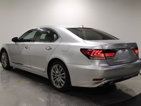 Used 2013 Lexus LS 460 AWD w/ Comfort Pkg image 3