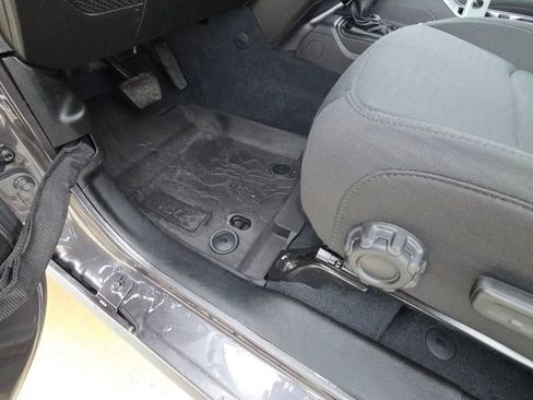 Used 2022 Jeep Wrangler Unlimited Sport image 22