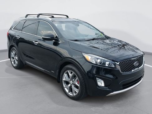 Used 2017 Kia Sorento SX image 3