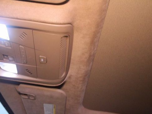 Used 2017 Cadillac XT5 Platinum image 32