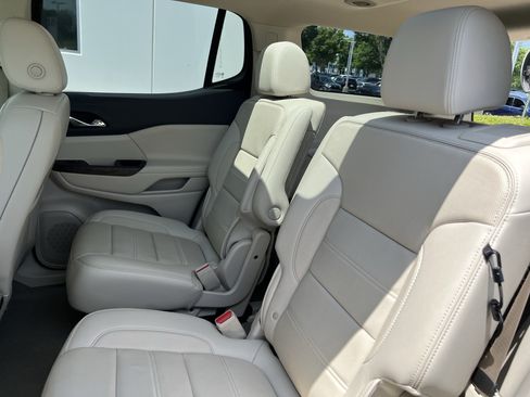Used 2020 GMC Acadia Denali w/ Technology Package FWD image 33