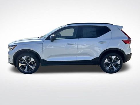 New 2026 Volvo XC40 B5 Plus w/ Climate Package image 6