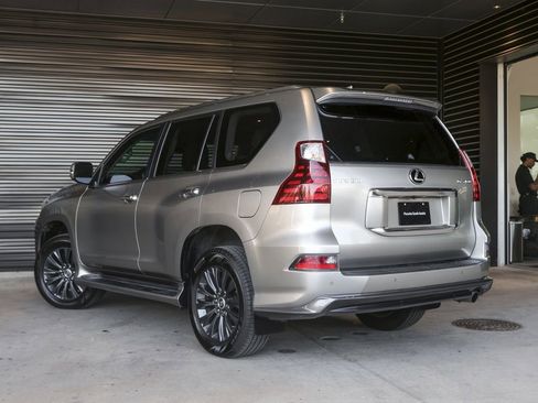 Used 2020 Lexus GX 460 Premium image 3
