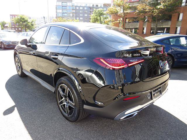 Used 2026 Mercedes-Benz GLC 300 4MATIC image 2